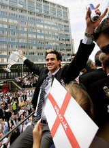 Kevin Pietersen leads the celebrations as tens of thousands turned out in London to fete the England team © Getty Images