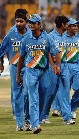 Rahul Dravid is all smiles after India's 51-run win over Pakistan at Abu Dhabi &copy; AFP