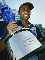 Hashan Tillakaratne with the series trophy after Sri Lanka's innings win - his first in eight matches as captain © Getty Images